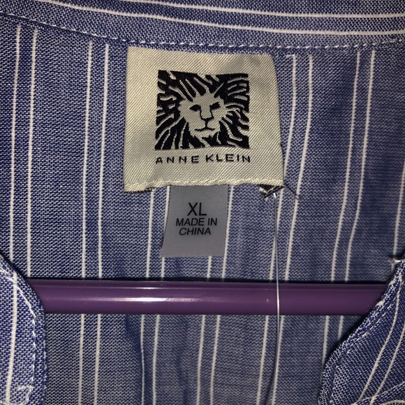 Top - Picture 2 of 4